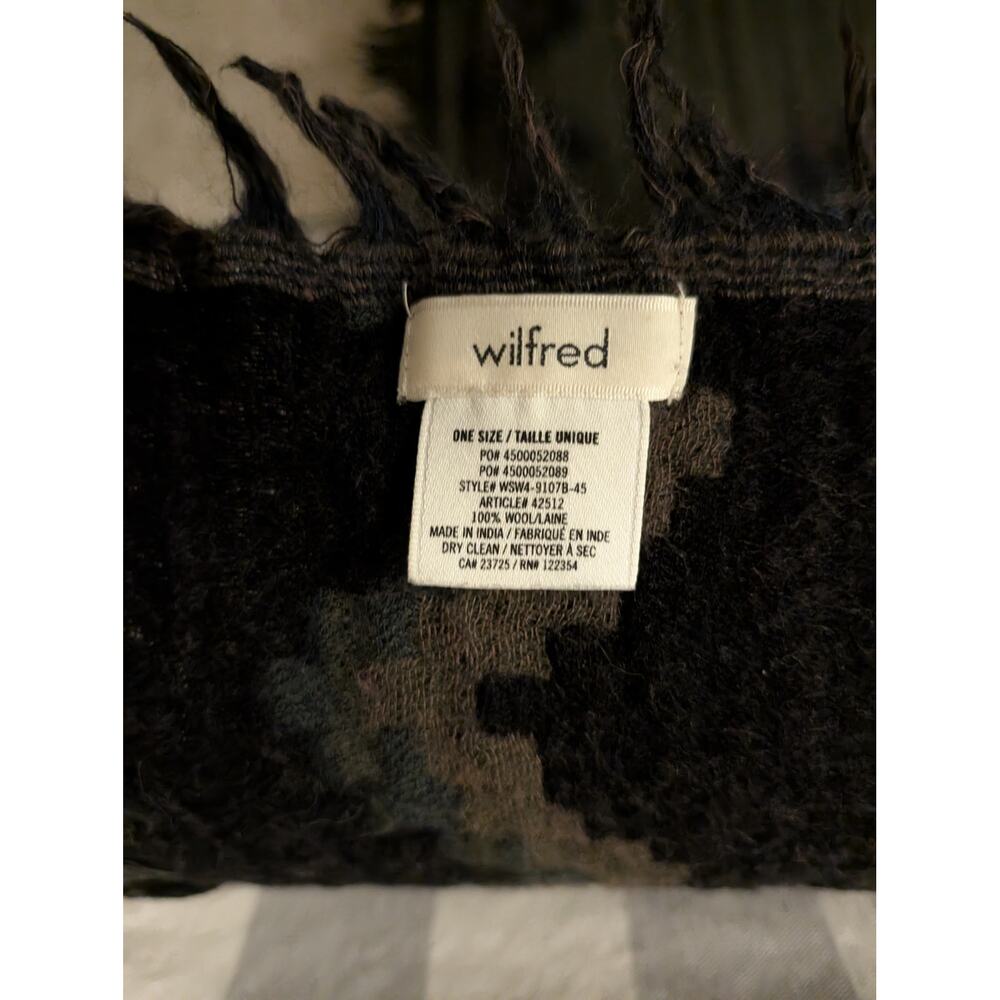 Wilfred Diamond Pattern Wool Blanket Scarf Raw Edges Reversible 60" x 50" - Picture 3 of 3